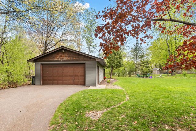 840 Hallam Avenue N, Mahtomedi, MN 55115