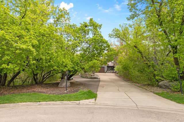 840 Hallam Avenue N, Mahtomedi, MN 55115