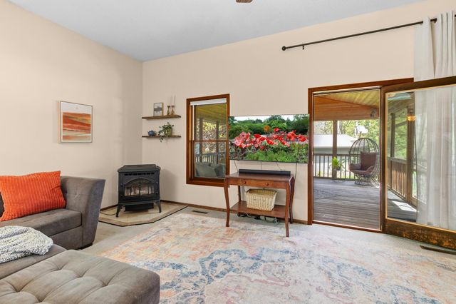 840 Hallam Avenue N, Mahtomedi, MN 55115