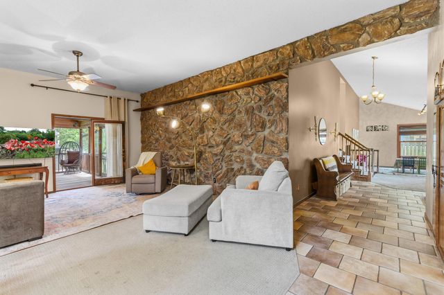 840 Hallam Avenue N, Mahtomedi, MN 55115