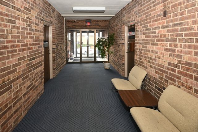 1101 W IRVING PARK Road, Bensenville, IL 60106