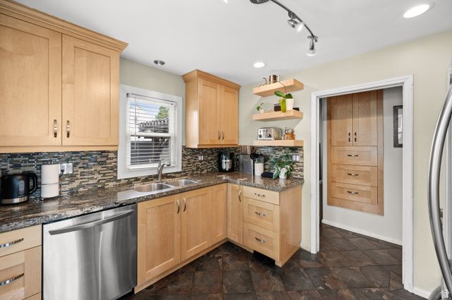 538 E DOWNINGTON AVE, Salt Lake City, UT 84105