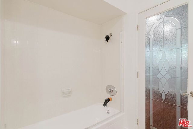 9031 Phyllis Avenue 1, West Hollywood, CA 90069