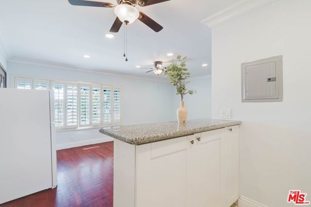 9031 Phyllis Avenue 1, West Hollywood, CA 90069