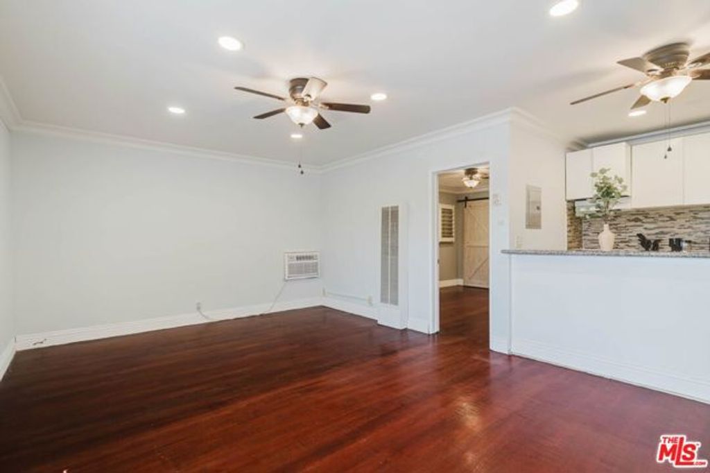 9031 Phyllis Avenue 1, West Hollywood, CA 90069