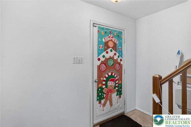 6318 Ventnor Drive, Coolbaugh Twp, PA 18466