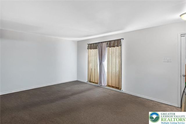 6318 Ventnor Drive, Coolbaugh Twp, PA 18466