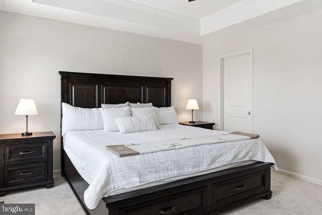 7825 CRESCENT PARK DR, Gainesville, VA 20155