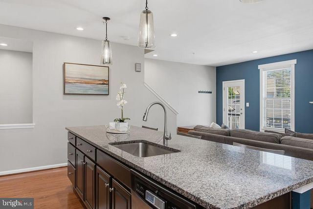 7825 CRESCENT PARK DR, Gainesville, VA 20155