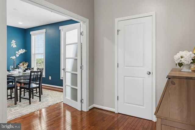 7825 CRESCENT PARK DR, Gainesville, VA 20155