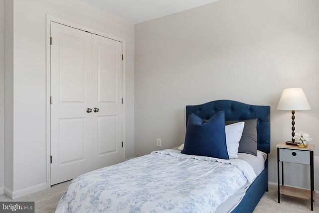 7825 CRESCENT PARK DR, Gainesville, VA 20155