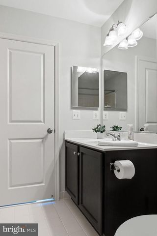 7825 CRESCENT PARK DR, Gainesville, VA 20155