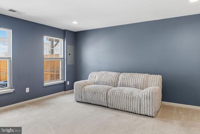 7825 CRESCENT PARK DR, Gainesville, VA 20155