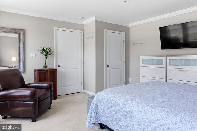7825 CRESCENT PARK DR, Gainesville, VA 20155
