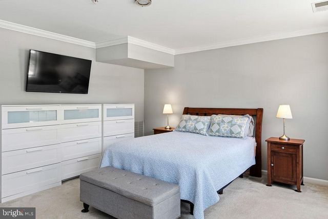 7825 CRESCENT PARK DR, Gainesville, VA 20155