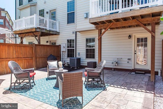 7825 CRESCENT PARK DR, Gainesville, VA 20155