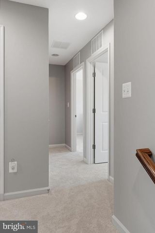 7825 CRESCENT PARK DR, Gainesville, VA 20155