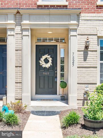 7825 CRESCENT PARK DR, Gainesville, VA 20155