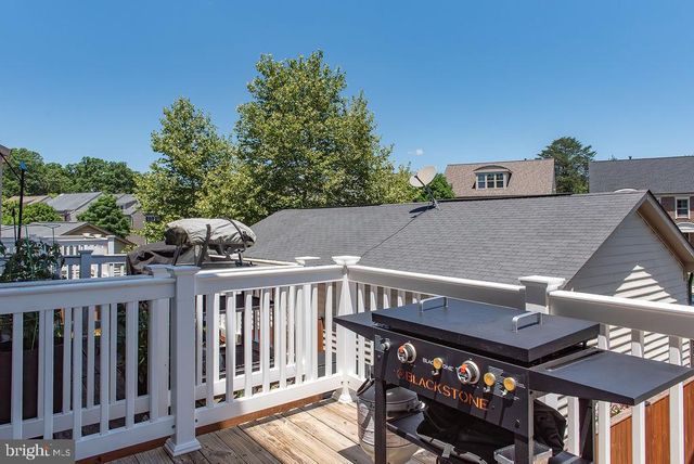 7825 CRESCENT PARK DR, Gainesville, VA 20155