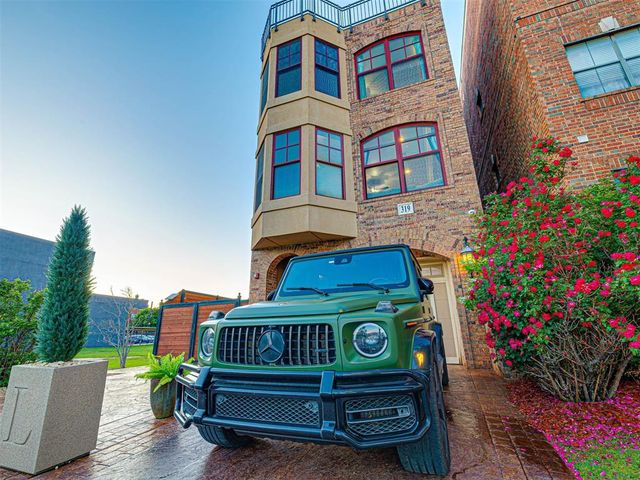 319 NE 1st Street, Oklahoma City, OK 73104