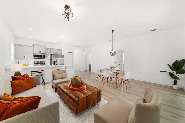 6889 SE 23RD AVENUE, Ocala, FL 34480