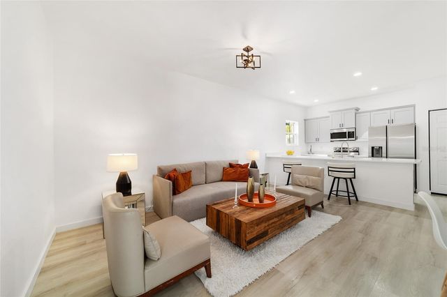 6889 SE 23RD AVENUE, Ocala, FL 34480