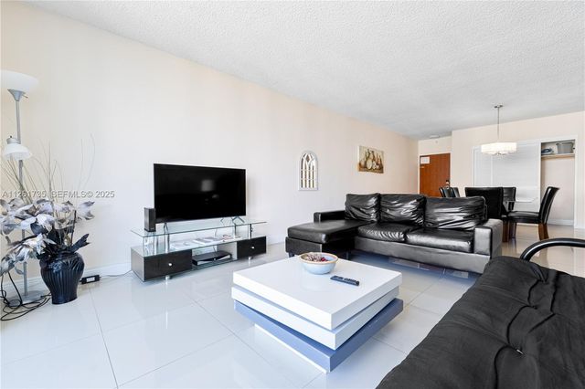 3901 S Ocean Drive 11C, Hollywood, FL 33019