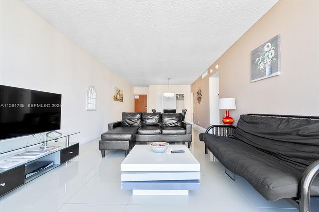 3901 S Ocean Drive 11C, Hollywood, FL 33019