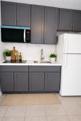 1017 SE 3rd Street 3, Deerfield Beach, FL 33441