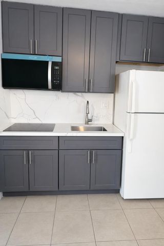 1017 SE 3rd Street 3, Deerfield Beach, FL 33441