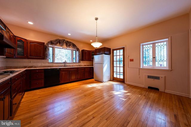 3 CENTER RD, Baltimore, MD 21286