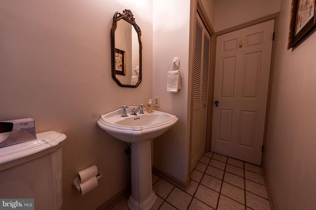 3 CENTER RD, Baltimore, MD 21286