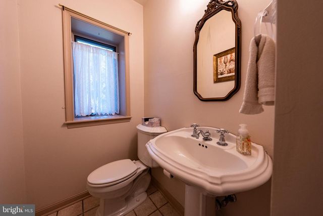 3 CENTER RD, Baltimore, MD 21286