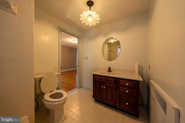 3 CENTER RD, Baltimore, MD 21286