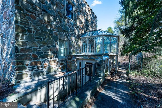 3 CENTER RD, Baltimore, MD 21286