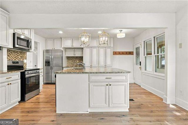 1508 Lake Koinonia Drive, Woodstock, GA 30189