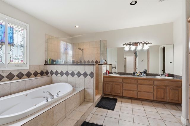 22101 Oban DR, Spicewood, TX 78669