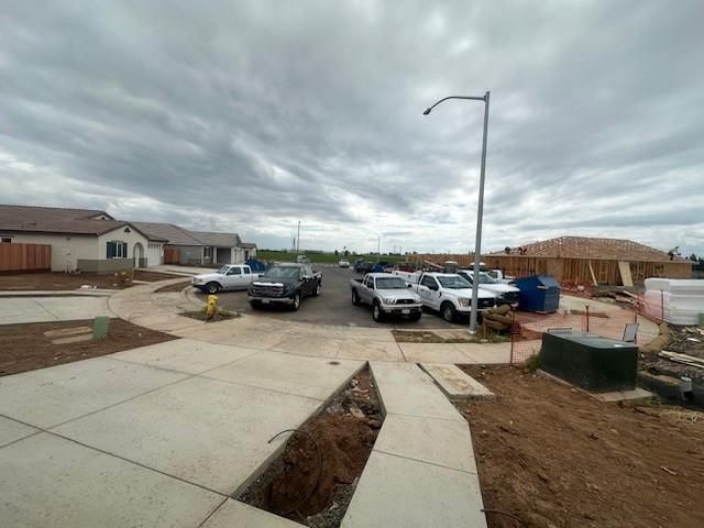 6042 Lassie Ct, Riverbank, CA 95367