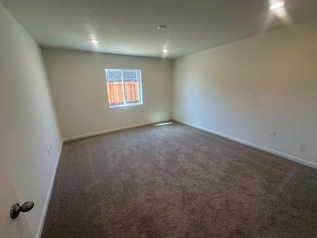 6042 Lassie Ct, Riverbank, CA 95367