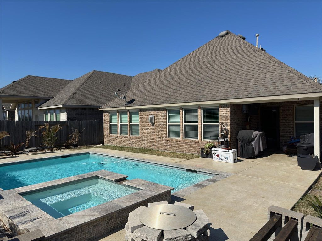 Image 11 of property listing at 24751 Heirloom Lane, Katy, TX 77493