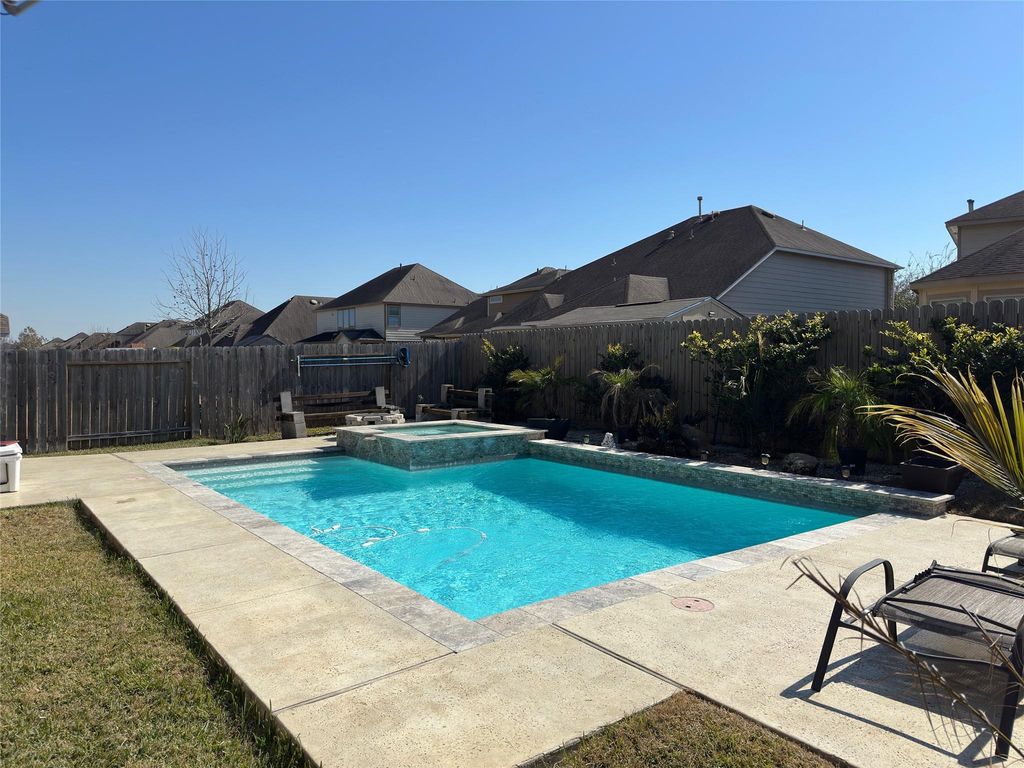 Image 15 of property listing at 24751 Heirloom Lane, Katy, TX 77493