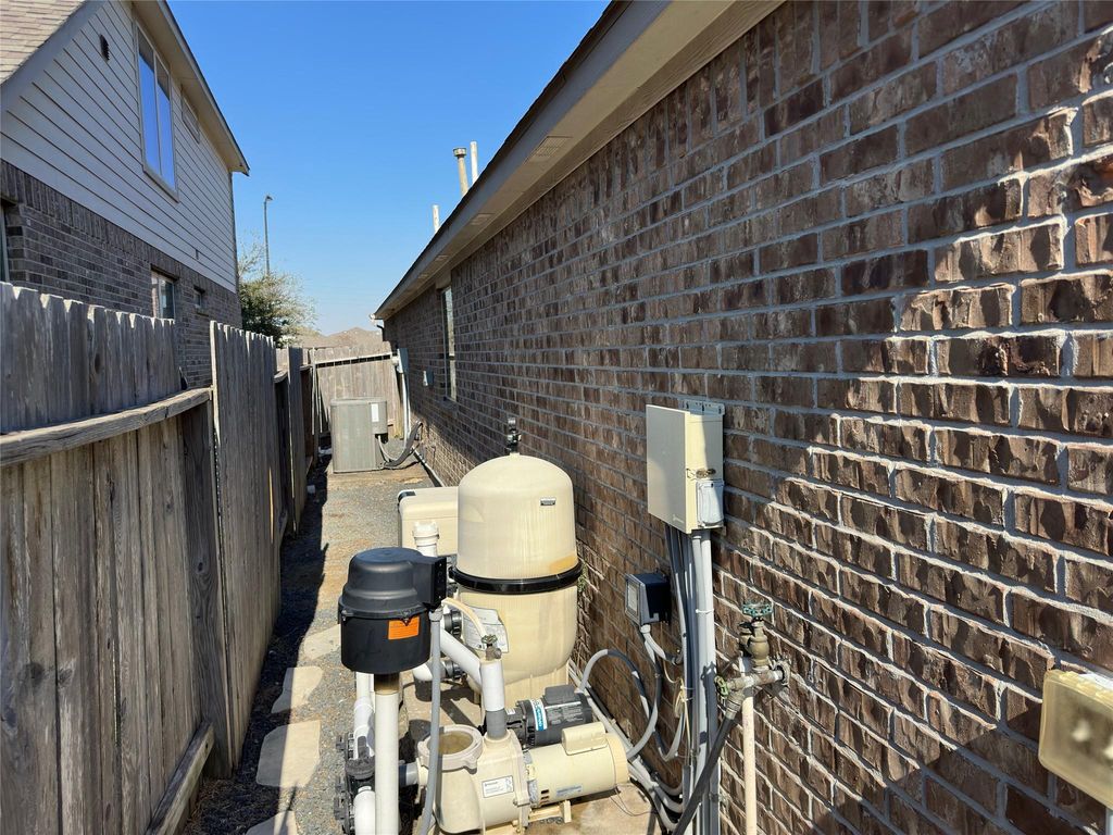 Image 16 of property listing at 24751 Heirloom Lane, Katy, TX 77493