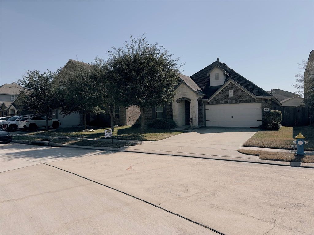 Image 2 of property listing at 24751 Heirloom Lane, Katy, TX 77493