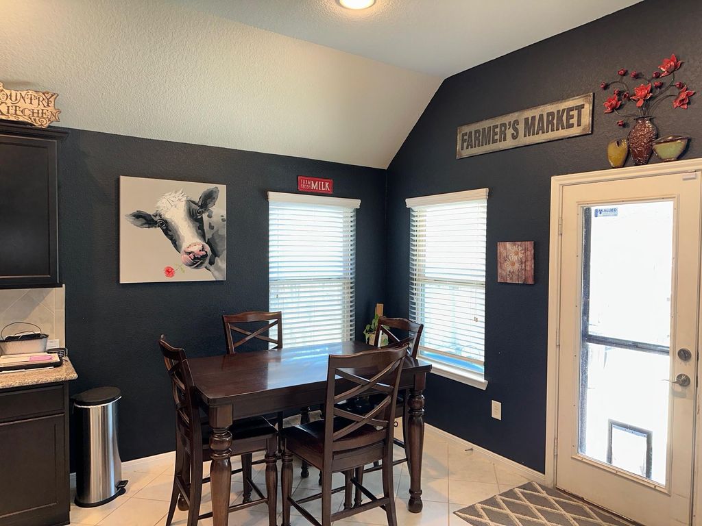 Image 8 of property listing at 24751 Heirloom Lane, Katy, TX 77493