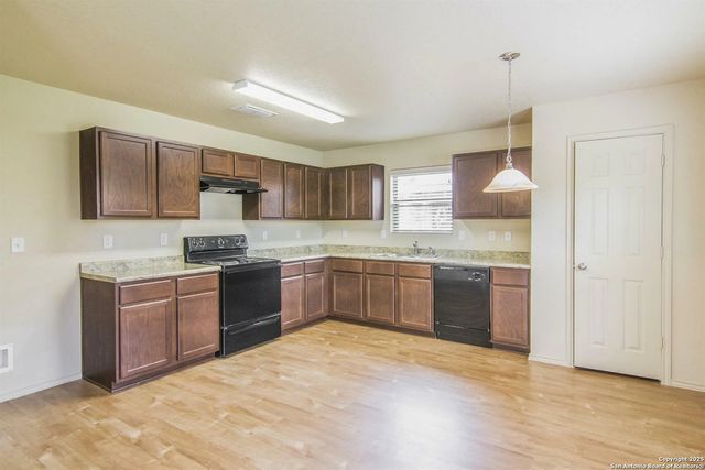2218 Fishing Trail, San Antonio, TX 78224