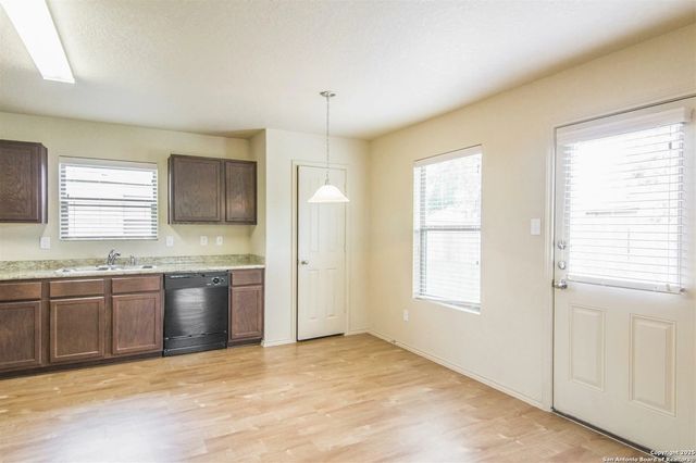 2218 Fishing Trail, San Antonio, TX 78224