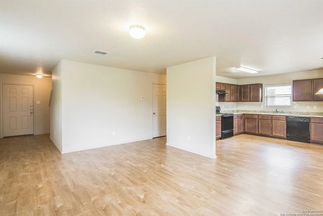 2218 Fishing Trail, San Antonio, TX 78224