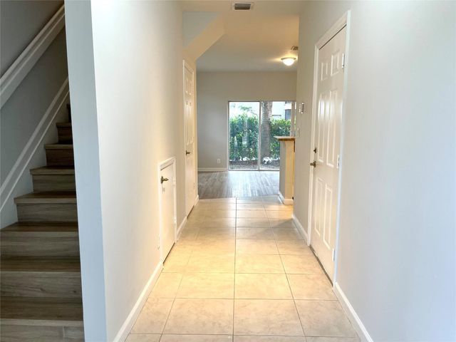 3102 Coral Ridge Dr 3102, Coral Springs, FL 33065
