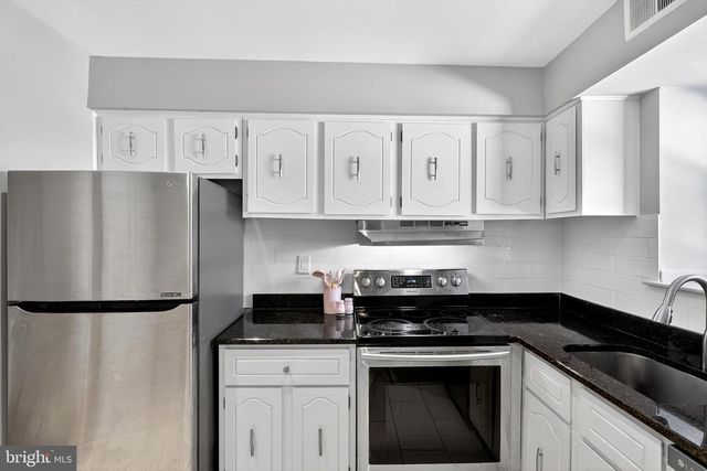 433 GOVERNOR HOUSE CIR, Wilmington, DE 19809