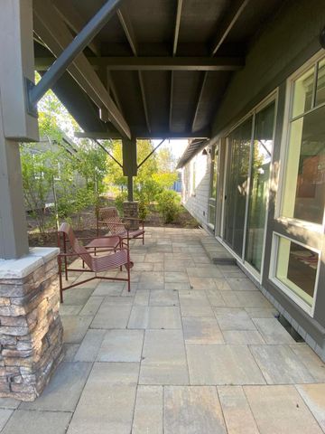 19301 Alianna Loop, Bend, OR 97702
